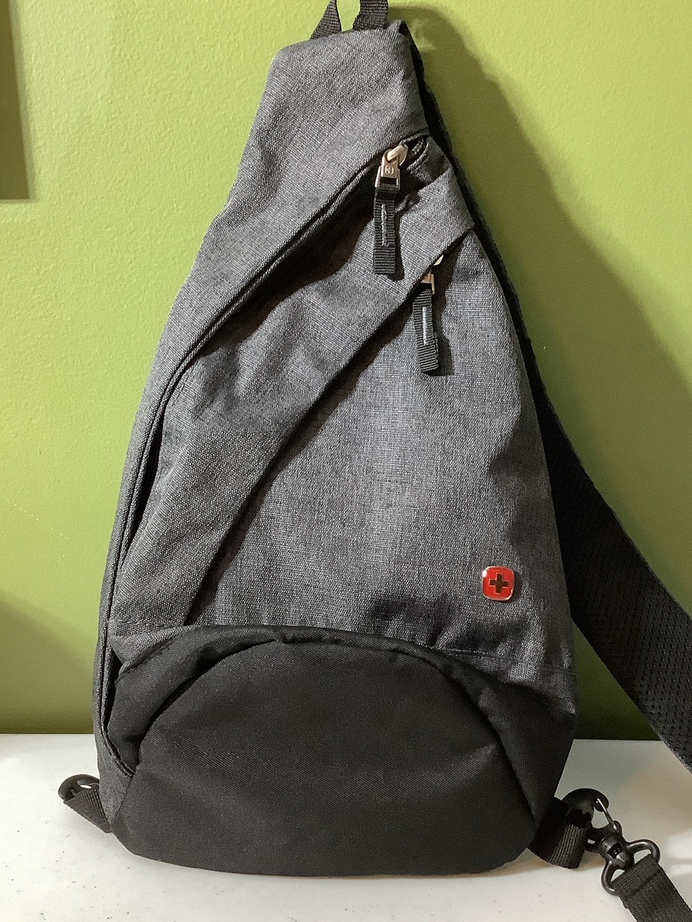 Swiss Gear gray and black shoulder sling crossbody